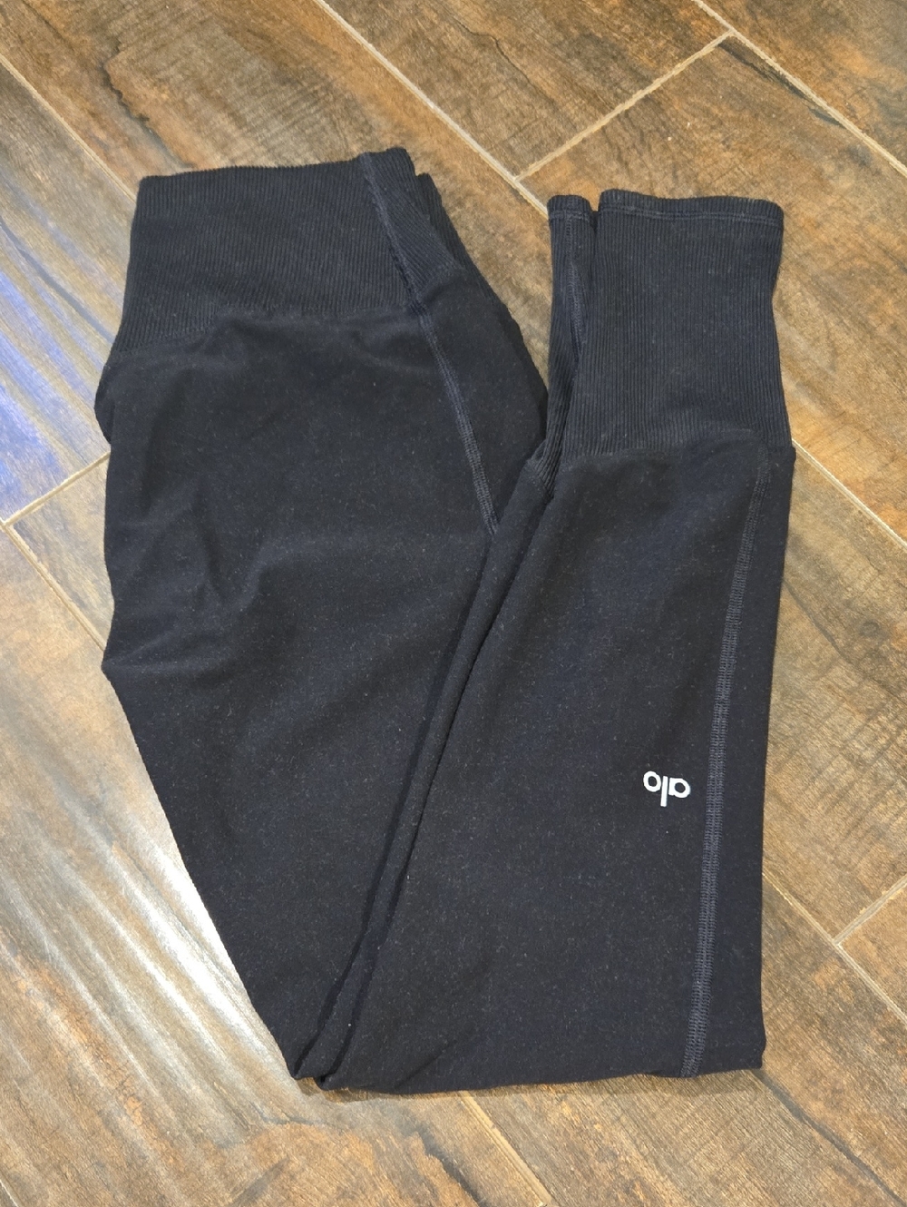 ALO Yoga Black Leggings with White Logo